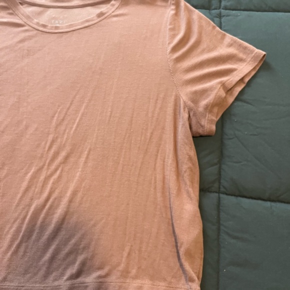 TAVI Cropped ShortSleeve Workout Top - Picture 4 of 11